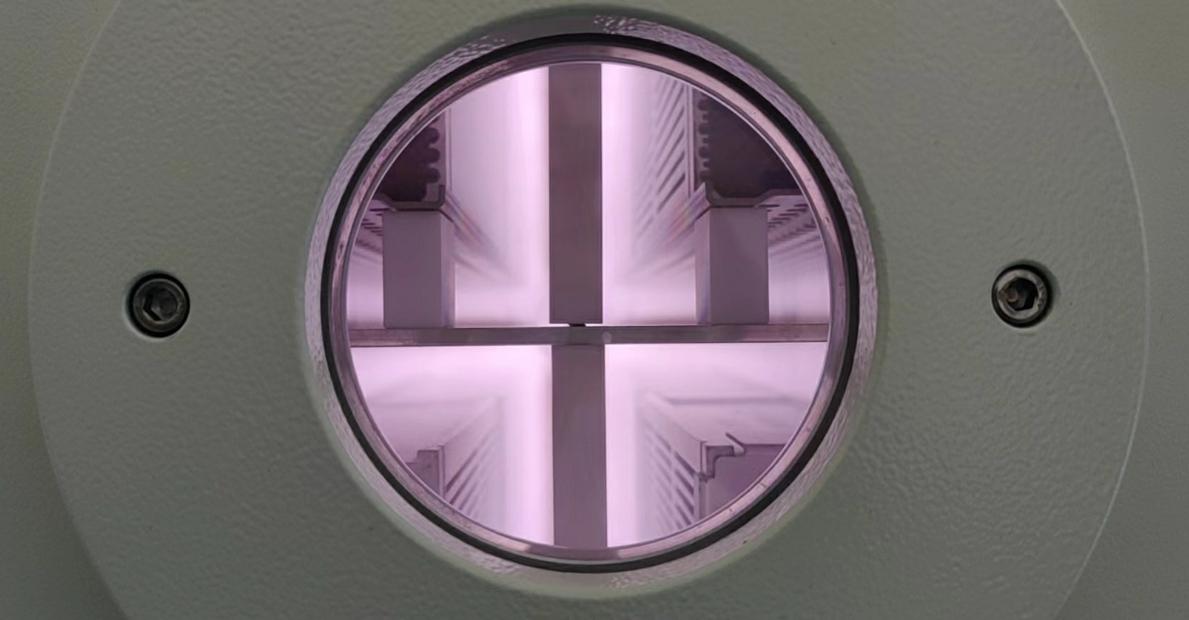 榴莲APP下载网址进入表面清洗.jpg